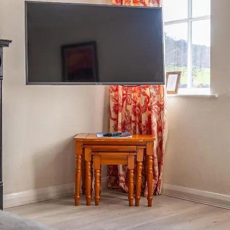 Coniston Apartment *